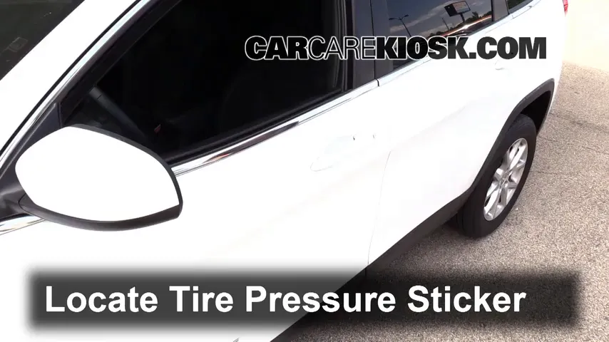 2015 Jeep Cherokee Latitude 2.4L 4 Cyl. Tires & Wheels Check Tire Pressure